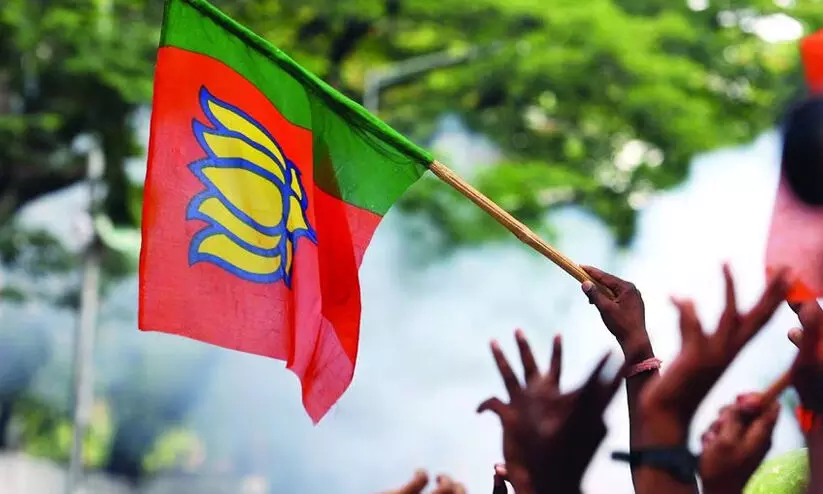 ഈസ്റ്ററിന് ക്രിസ്ത്യൻ വീടുകളിലെത്തി ബി.ജെ.പി സന്തോഷം പങ്കുവെക്കും; വിഷുവിന് അവരെ ക്ഷണിക്കും -പ്രകാശ് ജാവദേക്കർ ഈസ്റ്ററിന് ക്രിസ്ത്യൻ വീടുകളിലെത്തി ബി.ജെ.പി സന്തോഷം പങ്കുവെക്കും; വിഷുവിന് അവരെ ക്ഷണിക്കും -പ്രകാശ് ജാവദേക്കർ