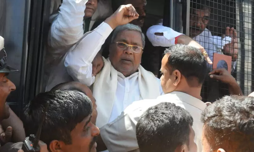 ബി.ജെ.പി എം.എൽ.എയുടെ അഴിമതിക്കെതിരെ പ്രതിഷേധിച്ച സിദ്ധരാമയ്യയടക്കമുള്ള കോൺഗ്രസ് നേതാക്കൾ കസ്റ്റഡിയിൽ