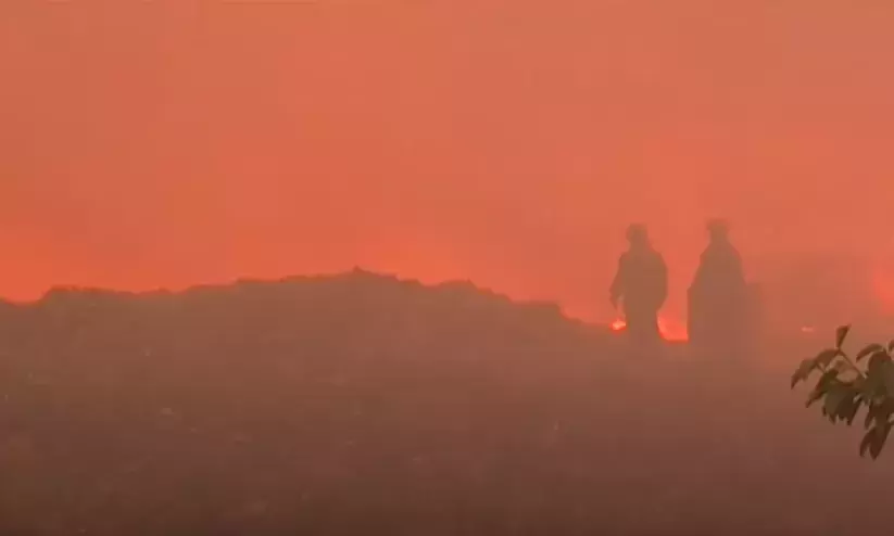 ബ്രഹ്മപുരത്തെ അഗ്നിബാധ: നാവിക സേനയടക്കം രംഗത്ത്