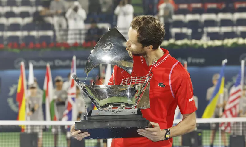 ദു​ബൈ ടെ​ന്നി​സി​ൽ മെ​ദ്​​വ​ദേ​വ​ൻ മു​ത്തം