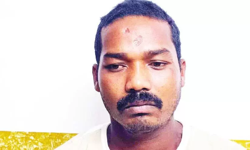 ഹഷീഷ് ഓയിൽ പിടികൂടിയ കേസിൽ മുഖ്യപ്രതി പിടിയിൽ ഹഷീഷ് ഓയിൽ പിടികൂടിയ കേസിൽ മുഖ്യപ്രതി പിടിയിൽ