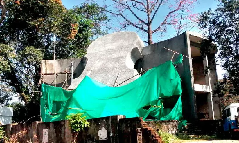 രവീന്ദ്രന് മാസ്റ്റര് സ്മാരകം; ‘രാഗസരോവരം’നിർമാണം അവസാന ഘട്ടത്തിലേക്ക് രവീന്ദ്രന് മാസ്റ്റര് സ്മാരകം; ‘രാഗസരോവരം’നിർമാണം അവസാന ഘട്ടത്തിലേക്ക്