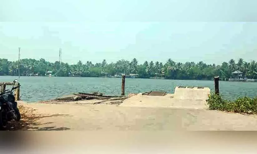 കുമ്പളങ്ങി പാലം നിർമാണം: ഭൂമി ഏറ്റെടുക്കൽ മന്ദഗതിയിൽ