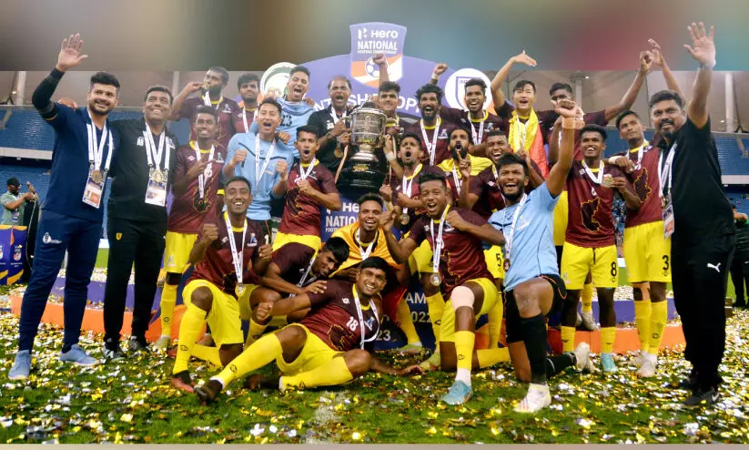 ക​ലാ​ശ​പ്പോരിന് ജനാരവം