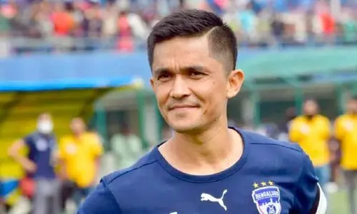 ഇ​ന്ധ​നം തീ​രു​ന്ന​തു​വ​രെ ക​ളി തു​ട​രു​മെ​ന്ന് ഛേത്രി