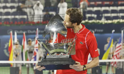 ദു​ബൈ ടെ​ന്നി​സി​ൽ മെ​ദ്​​വ​ദേ​വ​ൻ മു​ത്തം