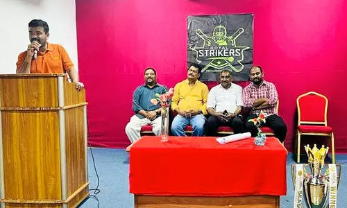 കേ​ര​ള ക്രി​ക്ക​റ്റ് ലീ​ഗ് വി​ജ​യി​ക​ളെ അ​നു​മോ​ദി​ച്ചു