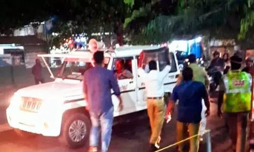 തലശ്ശേരിയിൽ മുഖ്യമന്ത്രിക്കെതിരെ കരിങ്കൊടി; യൂത്ത് ലീഗ് നേതാക്കൾ അറസ്റ്റിൽ