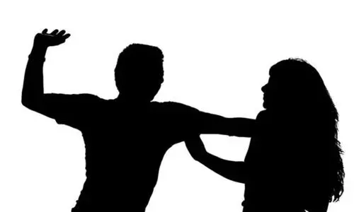 വീട്ടിൽകയറി വീട്ടമ്മയെയും മകനെയും അക്രമിച്ചു; ഒരാൾ അറസ്റ്റിൽ