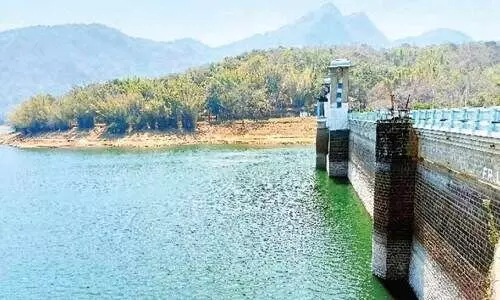 പ​റ​മ്പി​ക്കു​ളം ഡാം ​ജ​ല​നി​ര​പ്പ് താ​ഴു​ന്നു