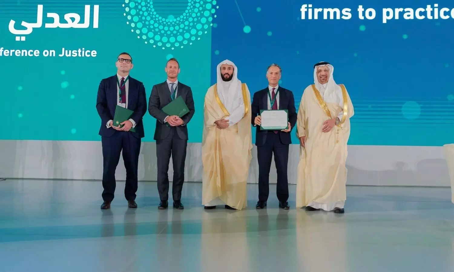 സൗദിയിൽ വിദേശ നിയമ സ്ഥാപനങ്ങൾക്ക് ലൈസൻസ് നൽകി തുടങ്ങി