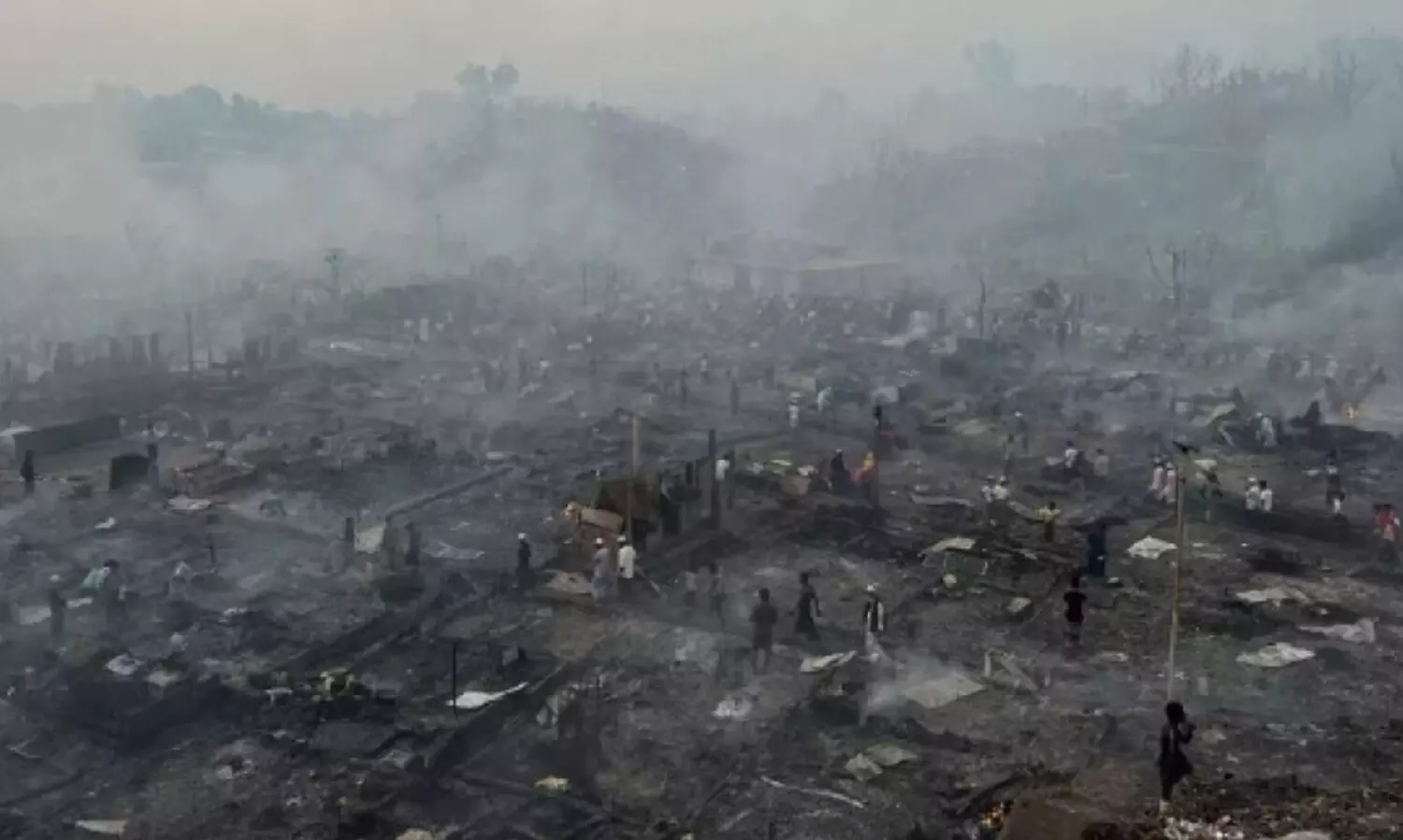 Fire at Rohingya camp in Bangladesh leaves thousands of refugees without shelter