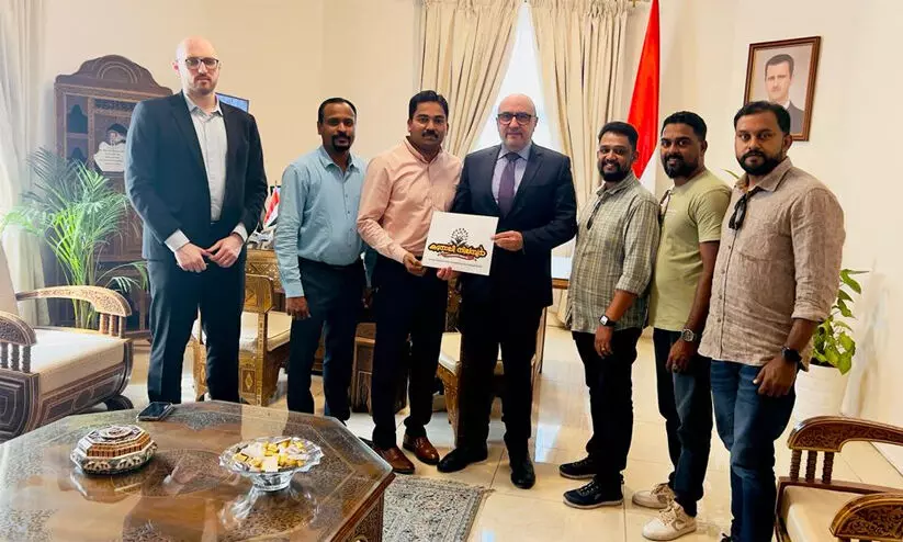 കനോലി നിലമ്പൂർ കൂട്ടായ്മ ധനസഹായം കൈമാറി കനോലി നിലമ്പൂർ കൂട്ടായ്മ ധനസഹായം കൈമാറി