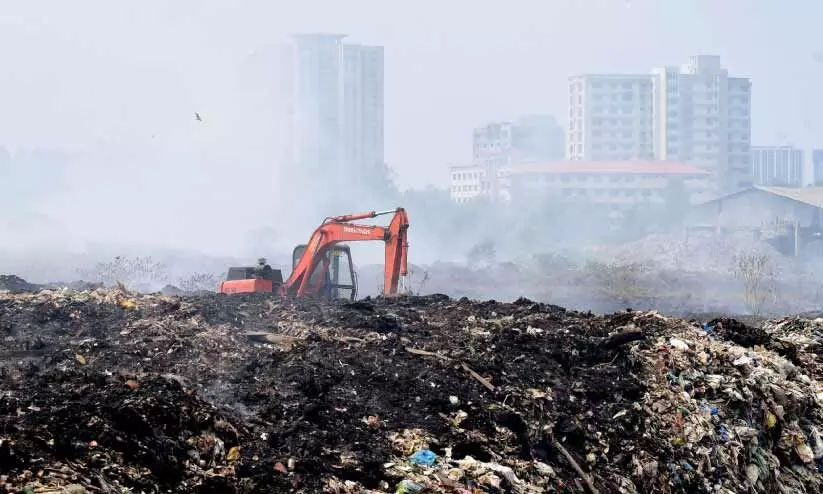 കനലടങ്ങാതെ ബ്രഹ്മപുരം; ശ്വാസംമുട്ടി കൊച്ചി