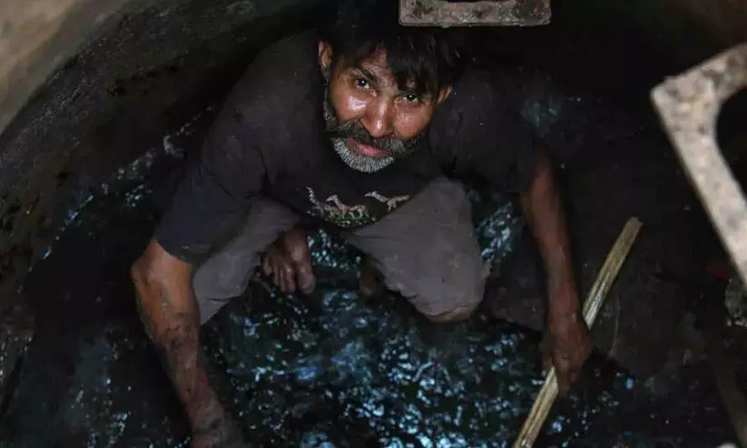 യു.പിയിൽ ഇനി മനുഷ്യർക്ക് പകരം കേരളത്തിൽനിന്നുള്ള റോബോട്ടുകൾ സെപ്റ്റിക് ടാങ്കുകൾ വൃത്തിയാക്കും