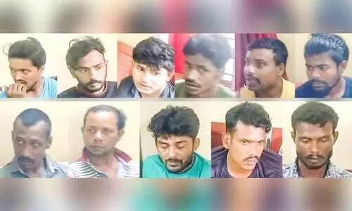 പണംവെച്ച് ചീട്ടുകളി; അന്തർസംസ്ഥാന തൊഴിലാളികൾ അറസ്റ്റിൽ