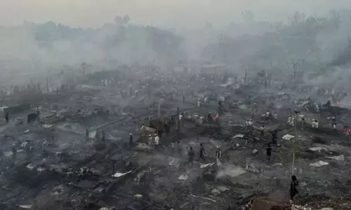 Fire at Rohingya camp in Bangladesh leaves thousands of refugees without shelter