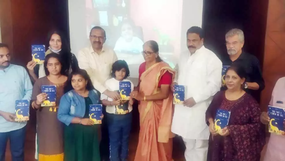 കാലാതീത ദേശാതീത ഭാവനയുടെ ലോകമാണ് എഴുത്തുകാരന്റെ മുഖമുദ്ര -സുധാകരൻ രാമന്തളി കാലാതീത ദേശാതീത ഭാവനയുടെ ലോകമാണ് എഴുത്തുകാരന്റെ മുഖമുദ്ര -സുധാകരൻ രാമന്തളി