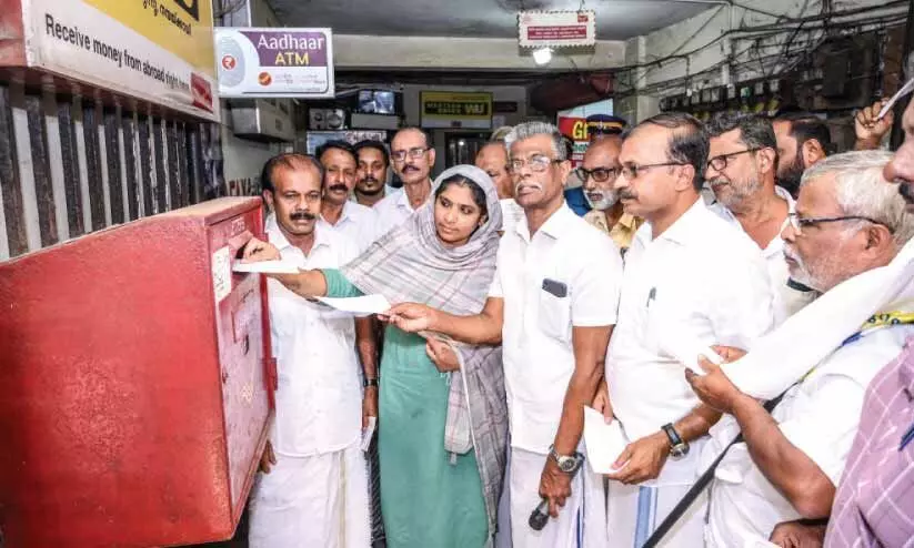 സ്വ​കാ​ര്യ ബ​സ്​ വ്യ​വ​സാ​യം സം​ര​ക്ഷി​ക്കാ​ൻ  1000 ക​ത്തു​ക​ള​യ​ച്ച് ഉ​ട​മ​ക​ൾ