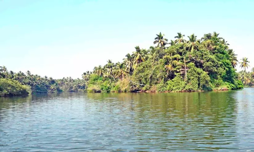 വരൂ... മയ്യഴിപ്പുഴയിലേറി നടുത്തുരുത്തിയിലെത്താം