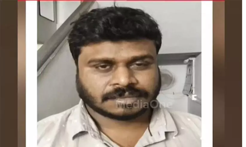 കഞ്ചാവുമായി ഗുണ്ടാ നേതാവ് ശാന്തി ഭൂഷൻ പൊലീസ് പിടിയില് കഞ്ചാവുമായി ഗുണ്ടാ നേതാവ് ശാന്തി ഭൂഷൻ പൊലീസ് പിടിയില്