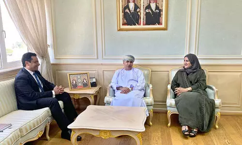 ഇന്ത്യൻ അംബാസഡർ   ആരോഗ്യമന്ത്രിയുമായി ചർച്ച നടത്തി