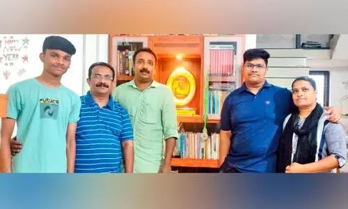 അച്ഛന്റെ സ്മരണക്ക് വീട്ടുഗ്രന്ഥശാലയൊരുക്കി മകൻ