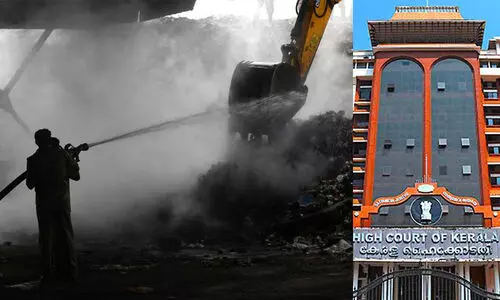 ബ്രഹ്മപുരം തീപിടിത്തം: കൊച്ചി നഗരസഭ സെക്രട്ടറിയും മലിനീകരണ നിയന്ത്രണ ബോർഡ് ചെയർമാനും ഹാജരായി ബ്രഹ്മപുരം തീപിടിത്തം: കൊച്ചി നഗരസഭ സെക്രട്ടറിയും മലിനീകരണ നിയന്ത്രണ ബോർഡ് ചെയർമാനും ഹാജരായി