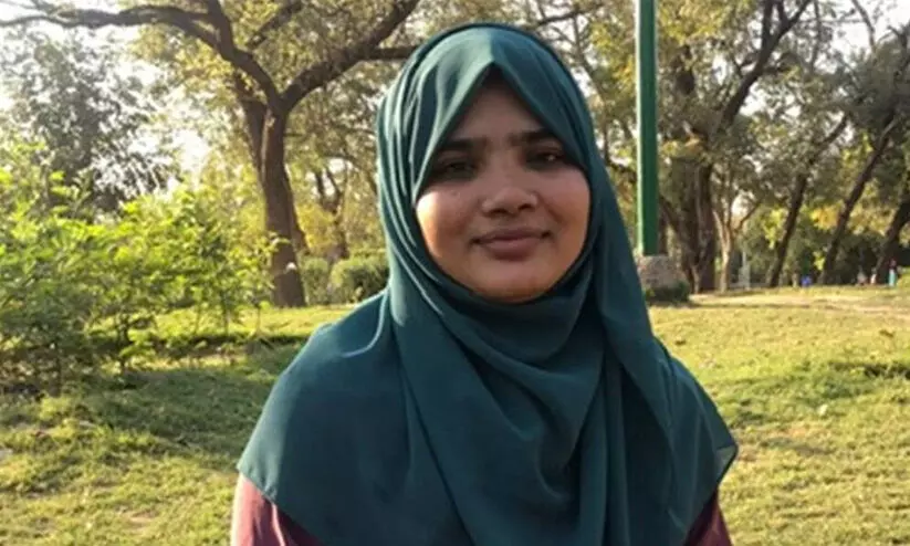 പഠിക്കാനായി പേരും രാജ്യവും വരെ മാറി; തസ്മിദയുടേത് ഒരു അഭയാർഥിയുടെ അതിജീവനത്തിന്റെ കഥ പഠിക്കാനായി പേരും രാജ്യവും വരെ മാറി; തസ്മിദയുടേത് ഒരു അഭയാർഥിയുടെ അതിജീവനത്തിന്റെ കഥ