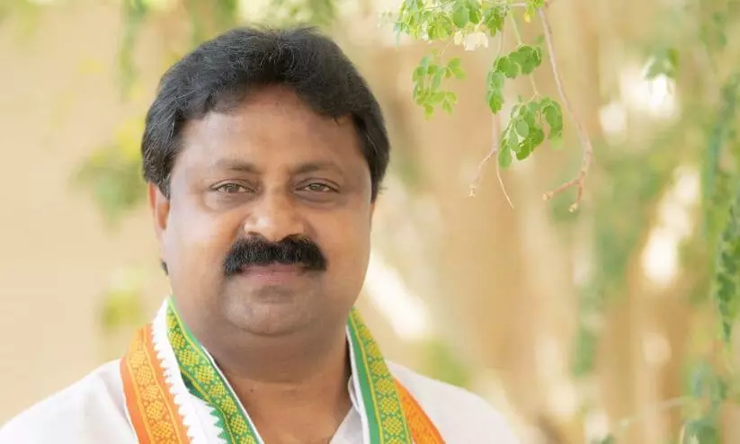 സി​ദ്ദീ​ഖ് ഹ​സ്സ​ന് യൂ​നി​വേ​ഴ്‌​സ​ല്‍ റെ​ക്കോ​ഡ് ഫോ​റ​ത്തി​ന്റെ   അ​വാ​ര്‍ഡ്