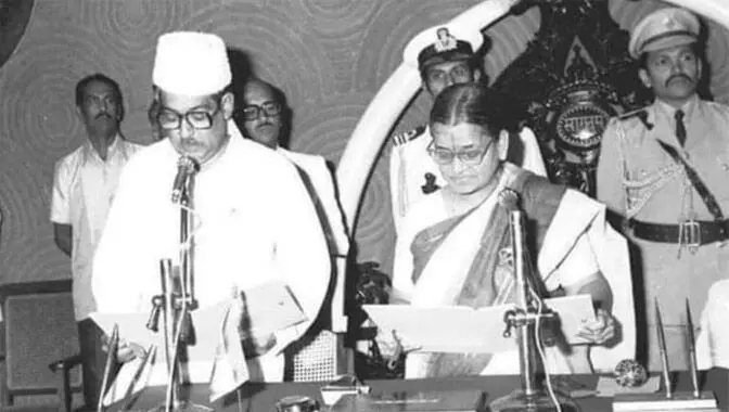 സി.എച്ച് മുഹമ്മദ് കോയ മുഖ്യമന്ത്രിയായി സത്യപ്രതിജ്ഞ ചെയ്യുന്നു സി.എച്ച് മുഹമ്മദ് കോയ മുഖ്യമന്ത്രിയായി സത്യപ്രതിജ്ഞ ചെയ്യുന്നു