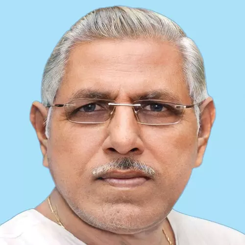 ജോ​യ് പാ​ത്താ​ട​ന്‍