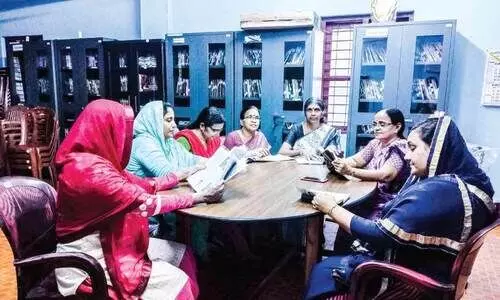 അ​ക്ഷ​ര വെ​ളി​ച്ചം വി​ത​റി സ്ത്രീ കൂ​ട്ടാ​യ്മ​യി​ൽ ഒ​രു ലൈ​ബ്ര​റി