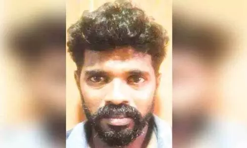 പോക്സോ കേസ്​ പ്രതി നഗ്നചിത്രം പകർത്തുന്നതിനിടെ പിടിയിൽ