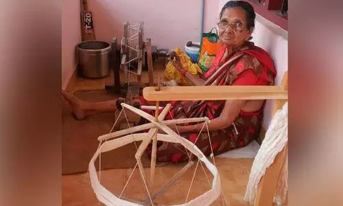 തറിപ്പുരകളിലെ പെൺകരുത്തിന് പതിറ്റാണ്ടുകളുടെ പാരമ്പര്യം