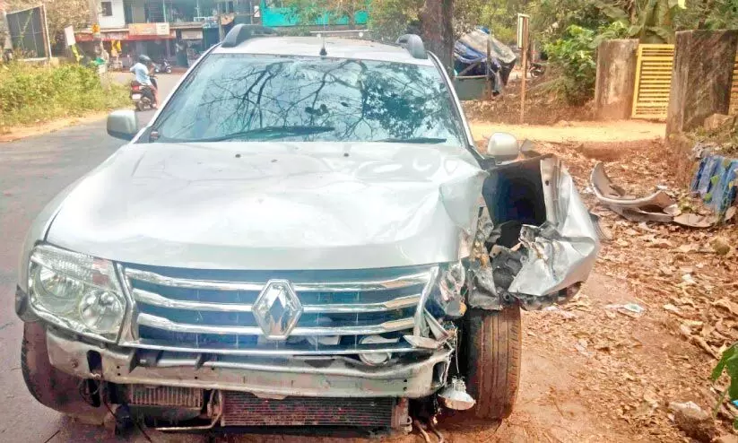 മൂ​ലേം​മാ​വ് വ​ള​വ് അ​പ​ക​ട ഭീ​ഷ​ണി​യാ​വു​ന്നു