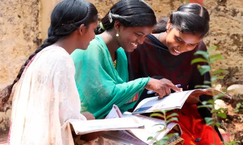 കൊല്ലം ജില്ലയിൽ 30372 വിദ്യാർഥികൾ ഇന്ന് എസ്.എസ്.എൽ.സി പരീക്ഷക്ക് കൊല്ലം ജില്ലയിൽ 30372 വിദ്യാർഥികൾ ഇന്ന് എസ്.എസ്.എൽ.സി പരീക്ഷക്ക്