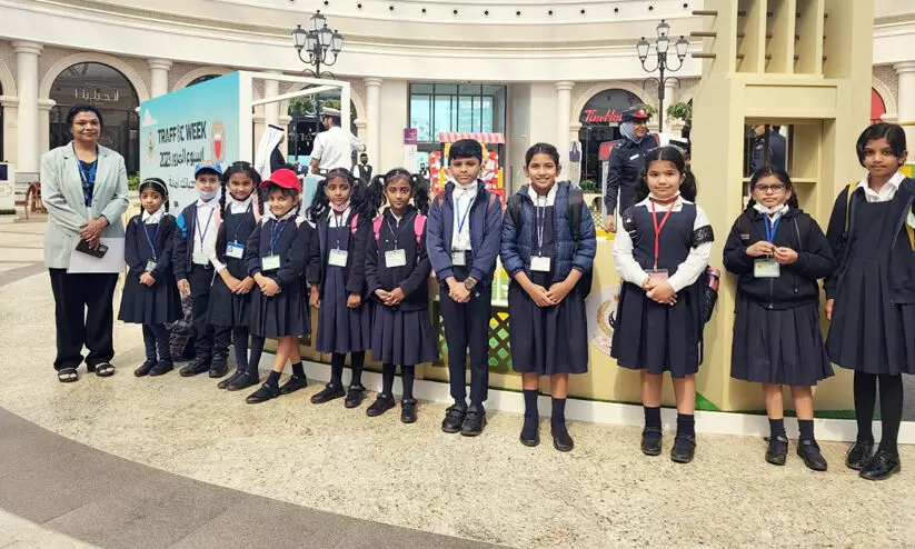 റോ​​ഡ് സു​​ര​​ക്ഷ നി​​യ​​മം: ഇ​​ന്ത്യ​​ൻ സ്‌​​കൂ​​ൾ വി​​ദ്യാ​​ർ​​ഥി​​ക​​ളെ ബോ​​ധ​​വ​​ത്ക​​രി​​ച്ചു