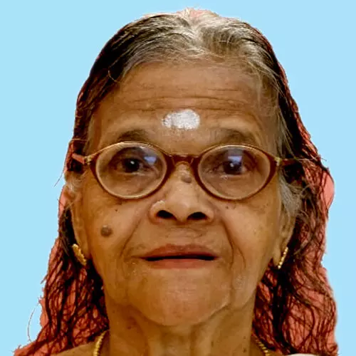 മീ​നാ​ക്ഷി​ക്കു​ട്ടി അ​മ്മ