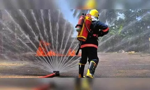 അധികഭാരം ചുമന്ന് അഗ്നിരക്ഷസേന; ഉപകരണങ്ങളുണ്ട്, മതിയായ ജീവനക്കാരില്ല