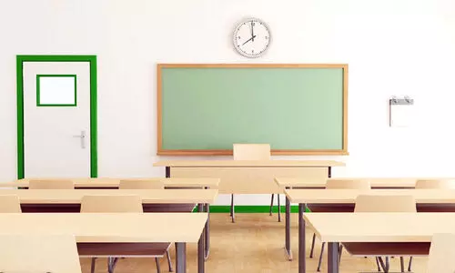 ഇ​ന്ന്​ പ​രീ​ക്ഷ ഹാ​ളി​ലേ​ക്ക്​