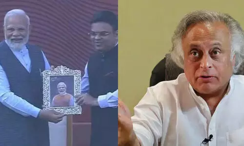 ‘നരേന്ദ്ര മോദി സ്റ്റേഡിയത്തിൽ നരേന്ദ്ര മോദിയുടെ ഫോട്ടോ നൽകി നരേന്ദ്ര മോദിയെ ആദരിക്കുന്നു’; പരിഹാസവുമായി ജയ്റാം രമേശ്