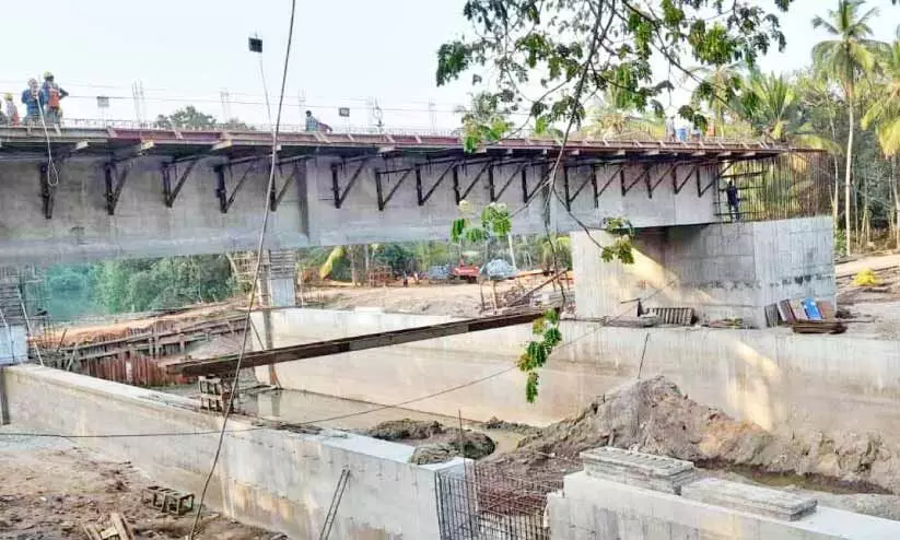 വടകര-മാഹി ജലപാത നിർമാണം; 500ഓളം പേർക്ക് നഷ്ടപരിഹാരം നൽകും വടകര-മാഹി ജലപാത നിർമാണം; 500ഓളം പേർക്ക് നഷ്ടപരിഹാരം നൽകും