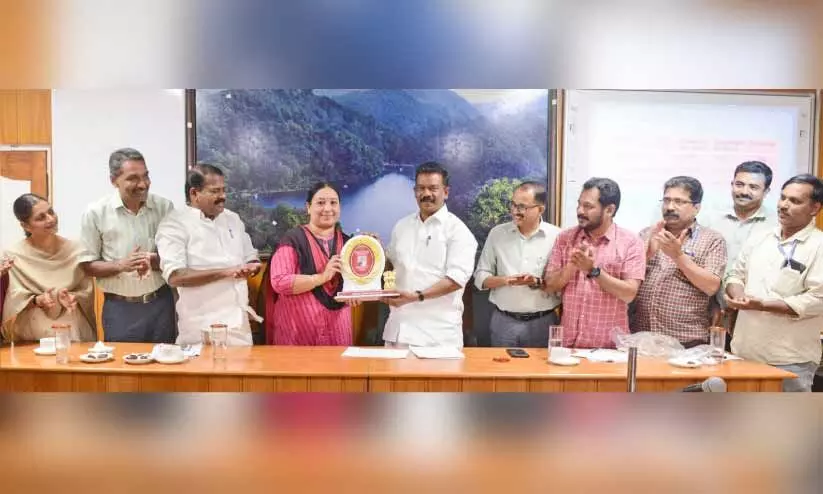 പട്ടികജാതി പട്ടികവർഗ വിദ്യാർഥികൾക്ക് നൈപുണ്യ പരിശീലനം; പ​രീ​ക്ഷ മു​ന്നൊ​രു​ക്ക കേ​ന്ദ്ര​ങ്ങ​ളാ​രം​ഭി​ക്കും- മ​ന്ത്രി കെ. ​രാ​ധാ​കൃ​ഷ്ണ​ന്‍