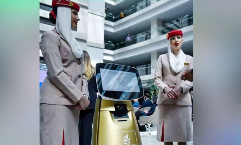 ചെക്-ഇൻ ചെയ്യാൻ വരുന്നു; എമിറേറ്റ്സിന്റെ ‘സാറ’ ചെക്-ഇൻ ചെയ്യാൻ വരുന്നു; എമിറേറ്റ്സിന്റെ ‘സാറ’