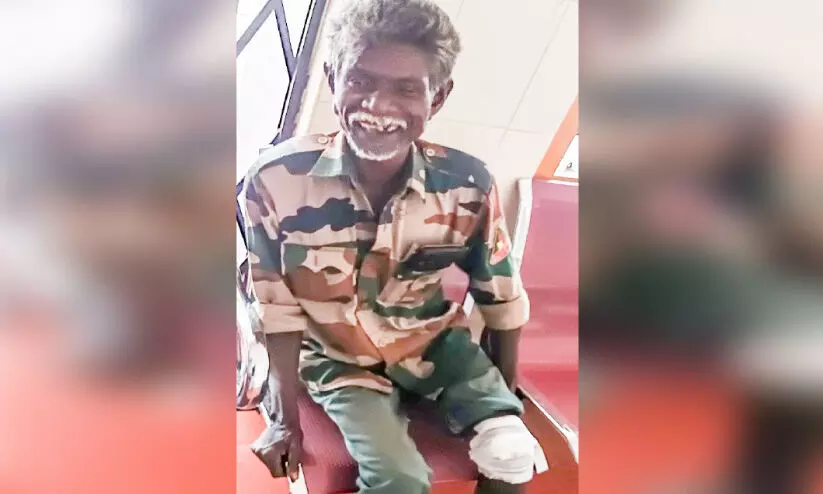 ജോലിക്കിടെ കാട്ടാന; വാച്ചർ രക്ഷപ്പെട്ടത് തലനാരിഴക്ക് ജോലിക്കിടെ കാട്ടാന; വാച്ചർ രക്ഷപ്പെട്ടത് തലനാരിഴക്ക്