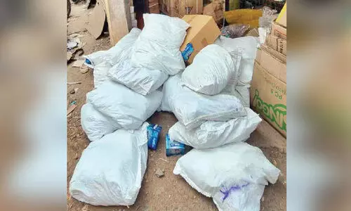 മഞ്ചേരിയിൽ 3000 പാക്കറ്റ്   പുകയില ഉൽപന്നങ്ങൾ പിടിച്ചു