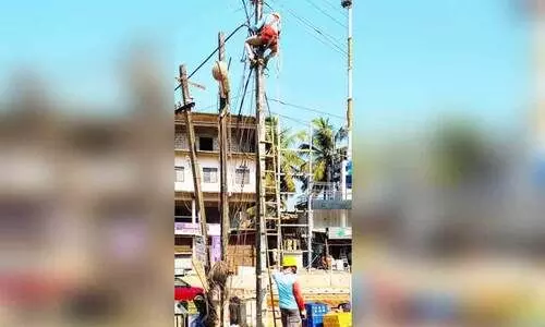 ചൂടറിയാമോ അധികൃതരേ? ചൂടറിയാമോ അധികൃതരേ?