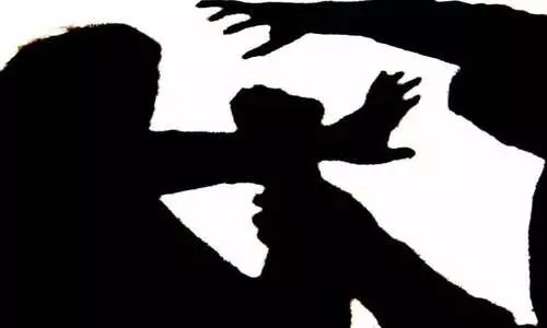 നഴ്സിങ്​ അസിസ്​റ്റന്‍റിനെ ഡോക്ടർ ചവിട്ടിയെന്ന്​ പരാതി