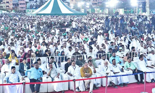 ചരിത്ര ഹാളിൽ പുനരർപ്പണ പ്രതിജ്ഞയെടുത്ത് മുസ്‍ലിം ലീഗ്